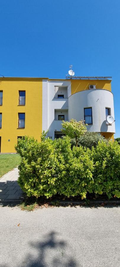 Oaza Klara Apartment Karlovac Bagian luar foto