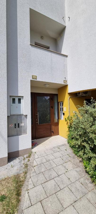 Oaza Klara Apartment Karlovac Bagian luar foto